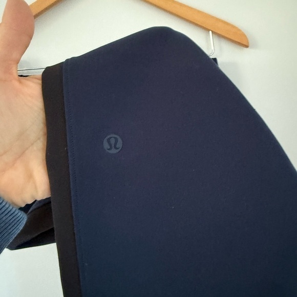 Lululemon On the Fly Woven Pant - Track Stripe | Size 4 - Picture 13 of 14